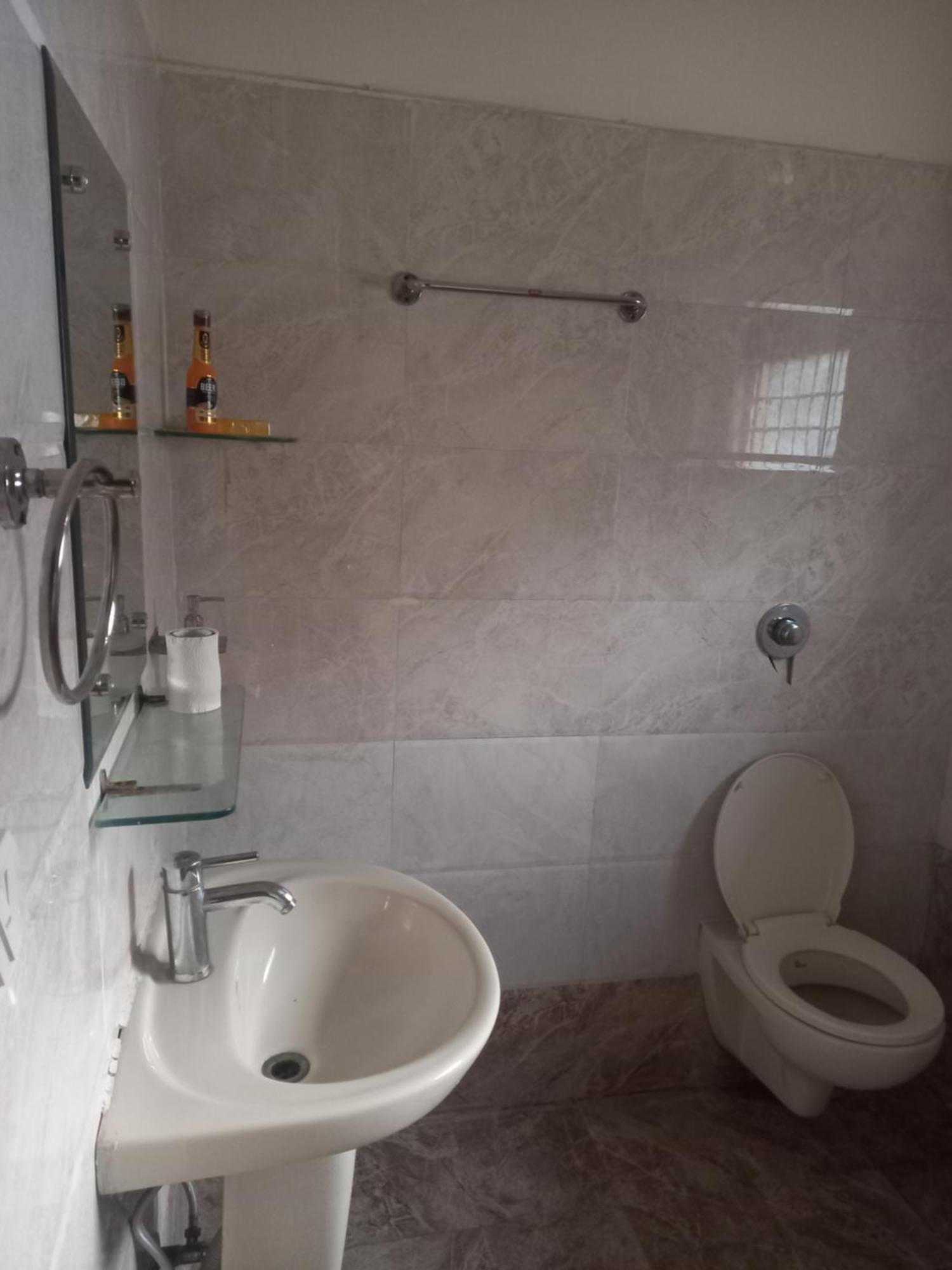 The English Gaon 4 Bhk Bhopal Ngoại thất bức ảnh